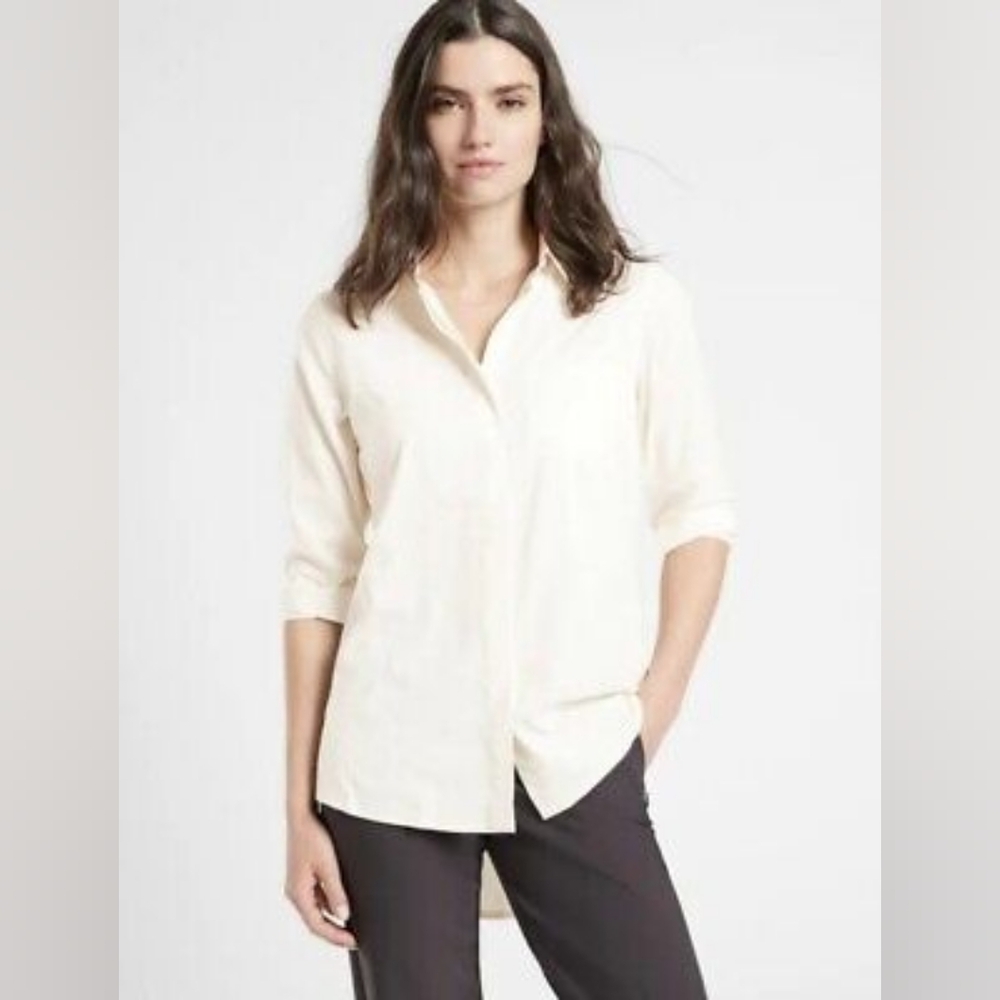 Athleta M Textured Urbanite Shirt